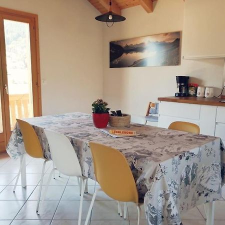 Confortable chalet avec magnifique vue en Gruyère. Charmey Extérieur photo