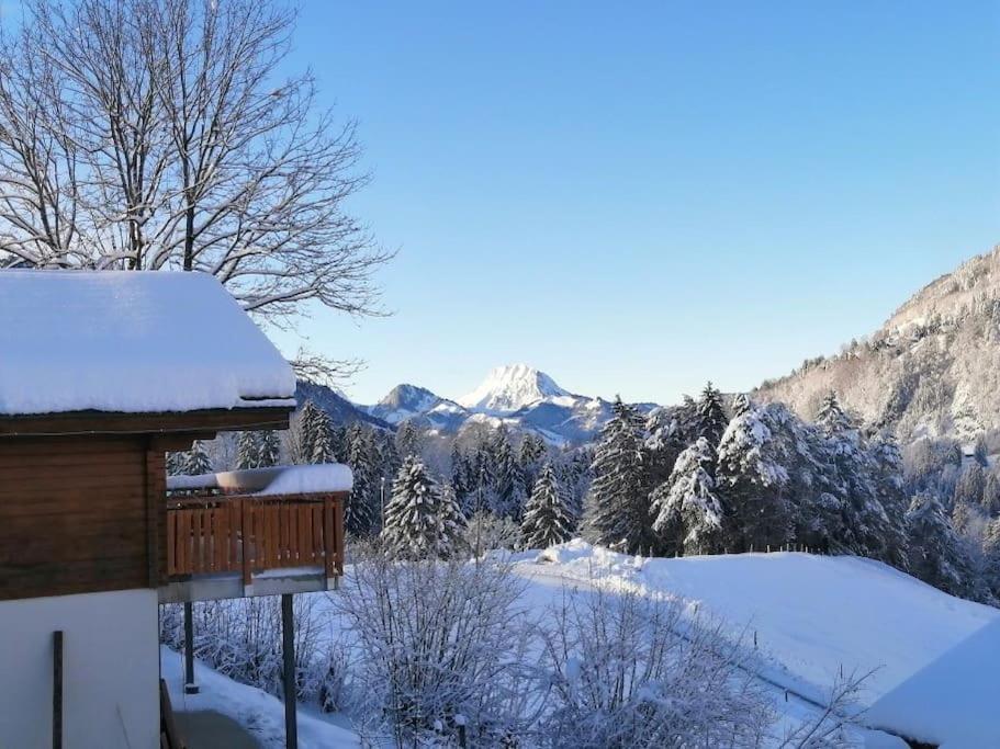 Confortable chalet avec magnifique vue en Gruyère. Charmey Extérieur photo